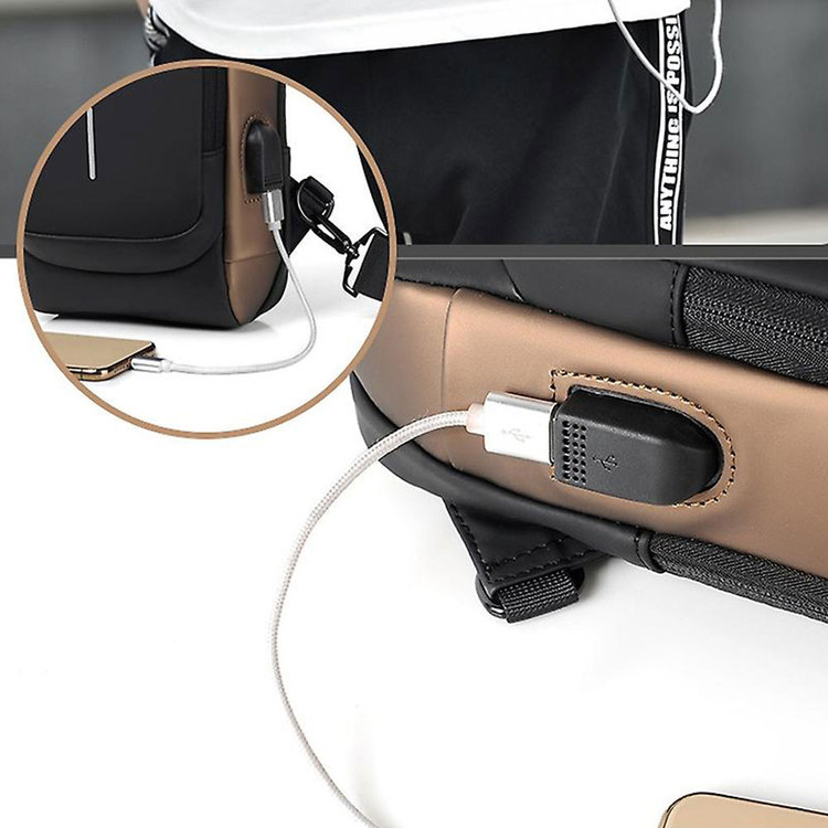کیف کراس بادی مردانه مدل فشن ضدآب با پورت USB و قفل رمزدار