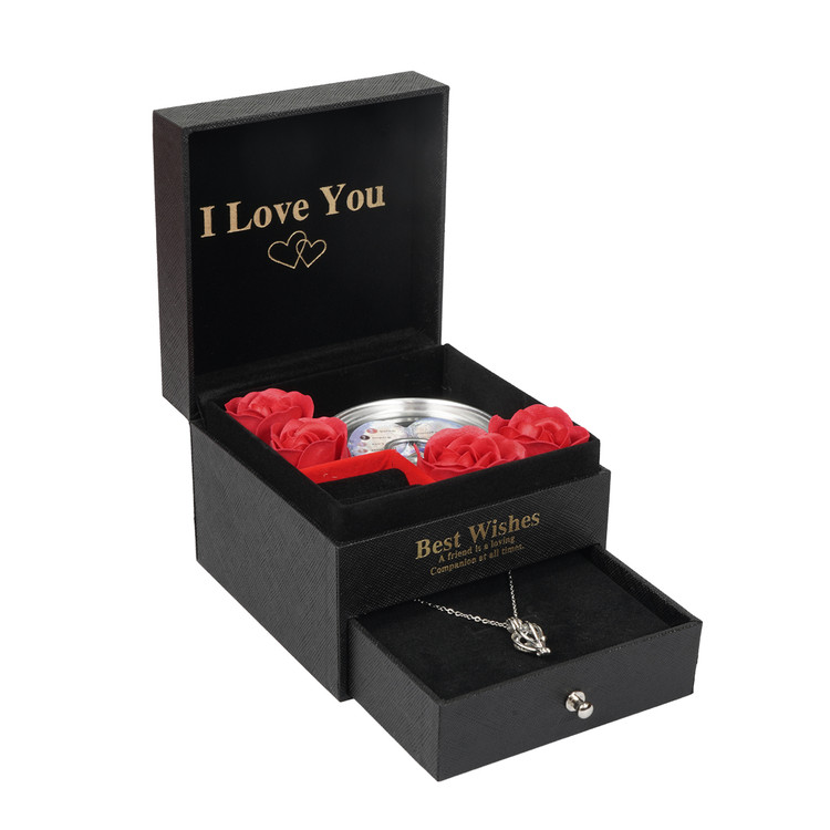 باکس گل سورپرایزی با گردنبند مروارید عشق مدل S