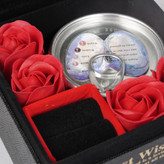 باکس گل سورپرایزی با گردنبند مروارید عشق مدل S